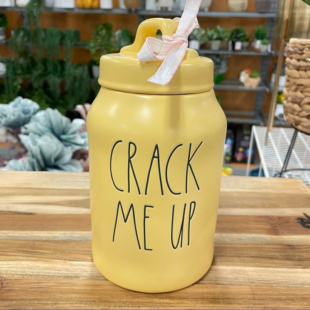 NWT RAE DUNN CRACK ME UP SPRING YELLOW MATTE CERAMIC BEAUTIFUL CANISTER JAR